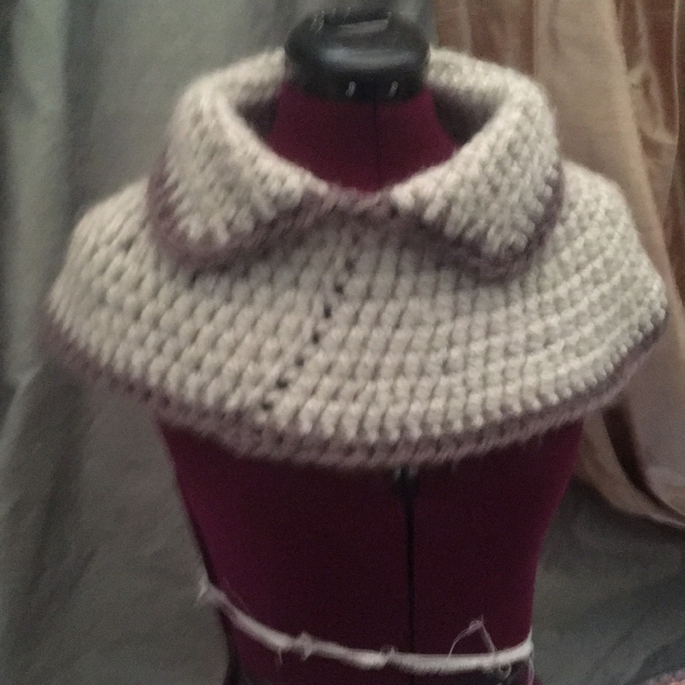 Knitted collar